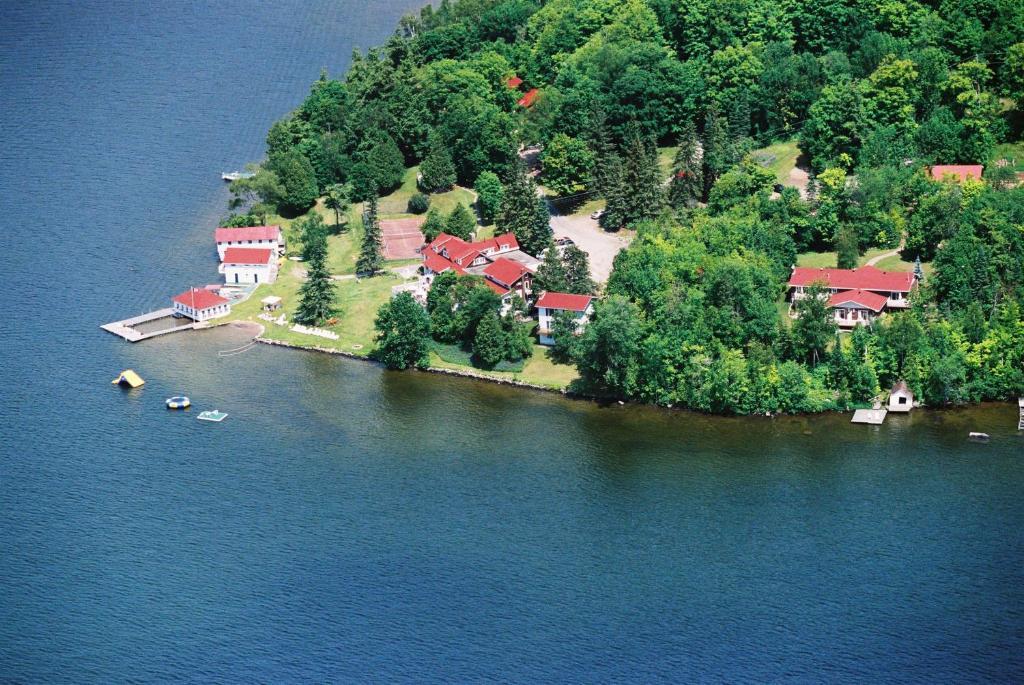 Pow Wow Point Lodge Хънтсвил Екстериор снимка